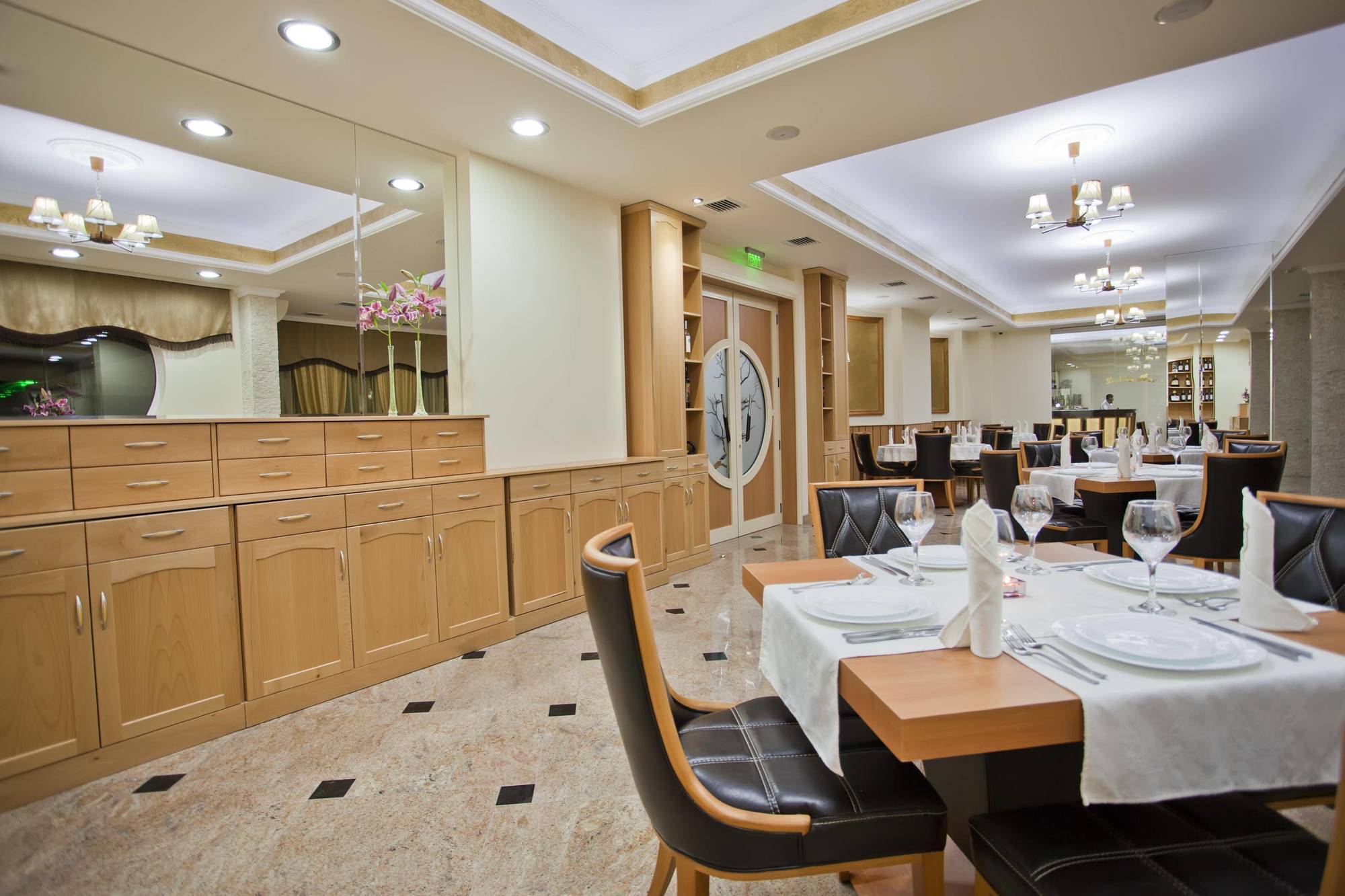 Hotel Incognito Pomorie Buitenkant foto