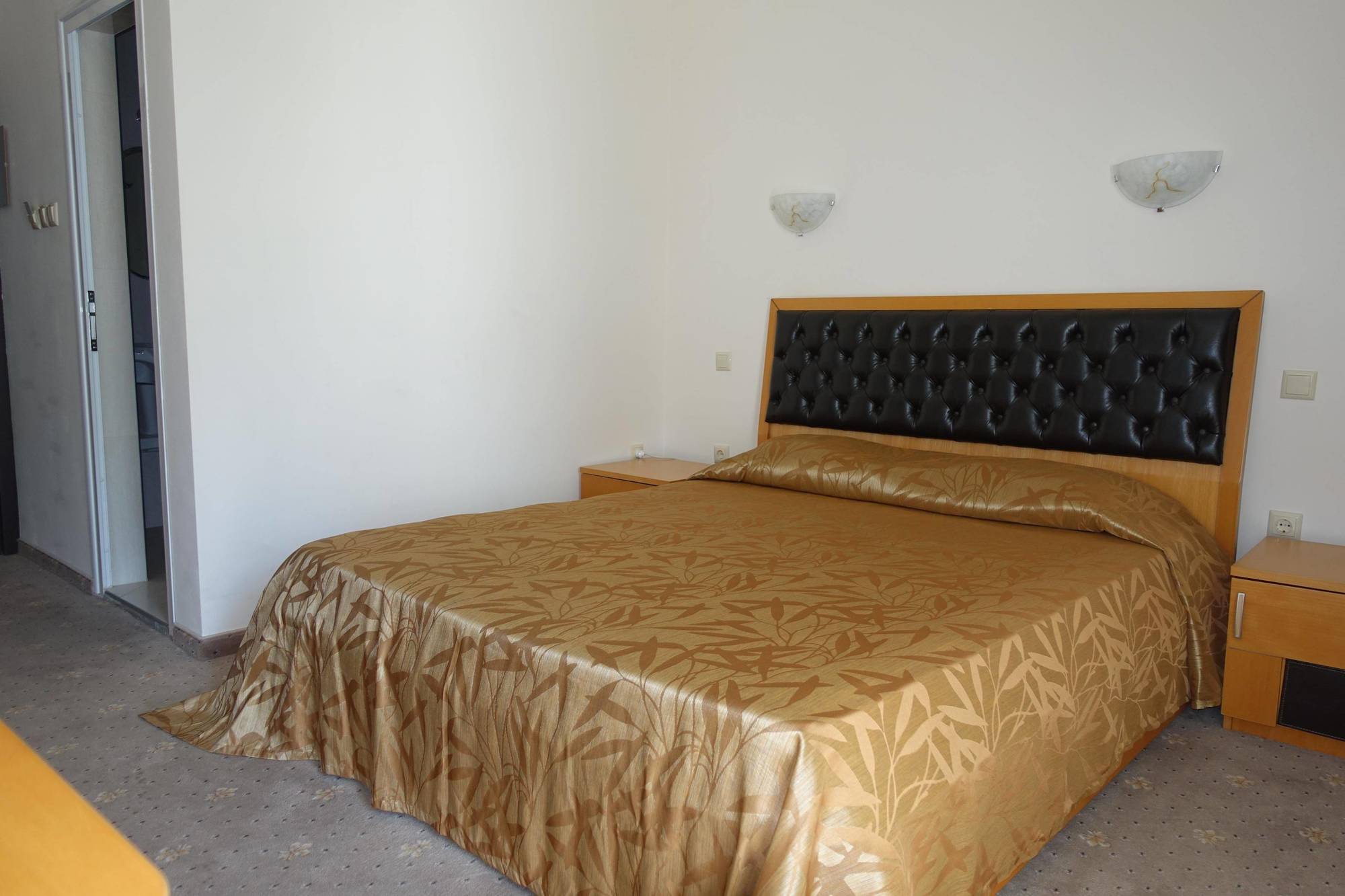 Hotel Incognito Pomorie Buitenkant foto
