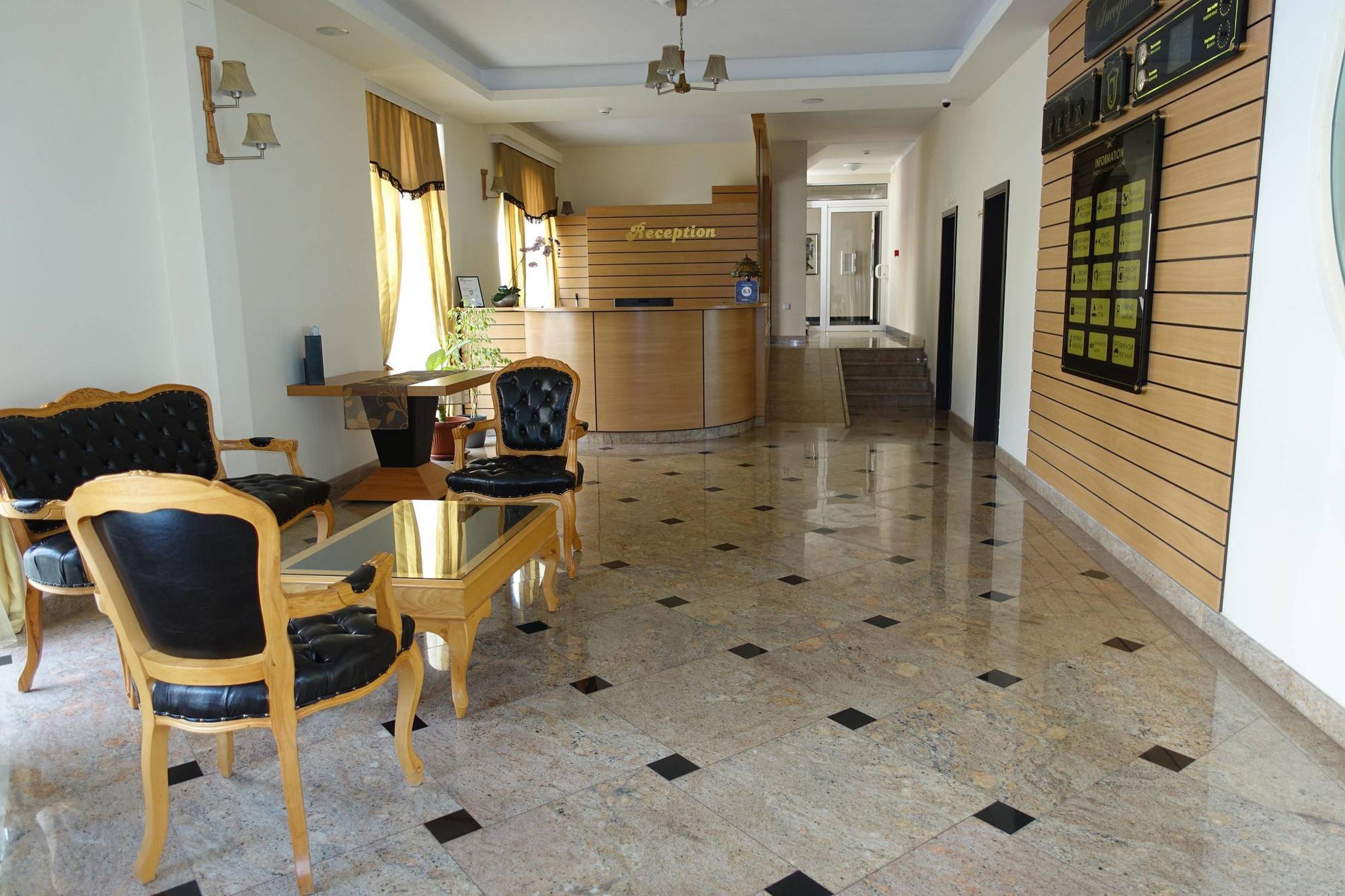 Hotel Incognito Pomorie Buitenkant foto