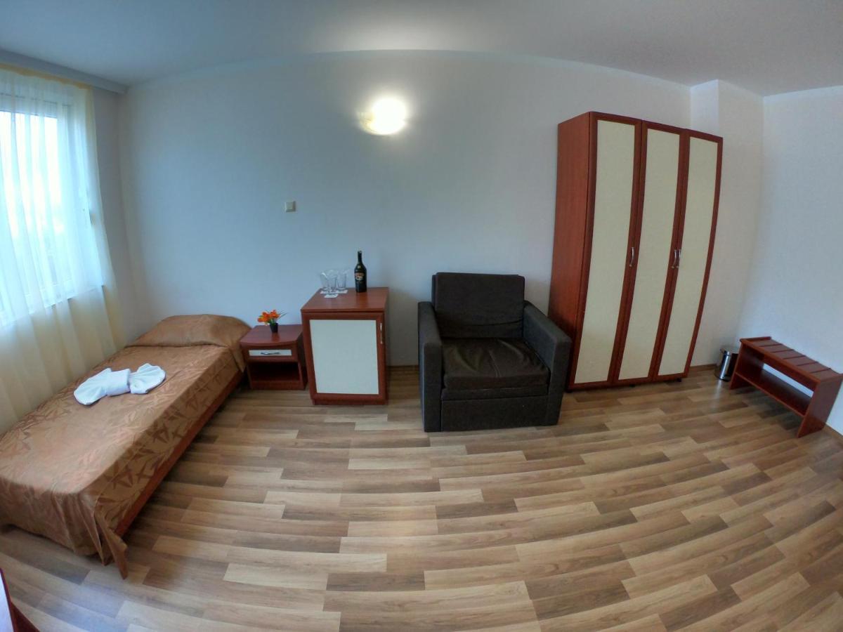 Hotel Incognito Pomorie Buitenkant foto